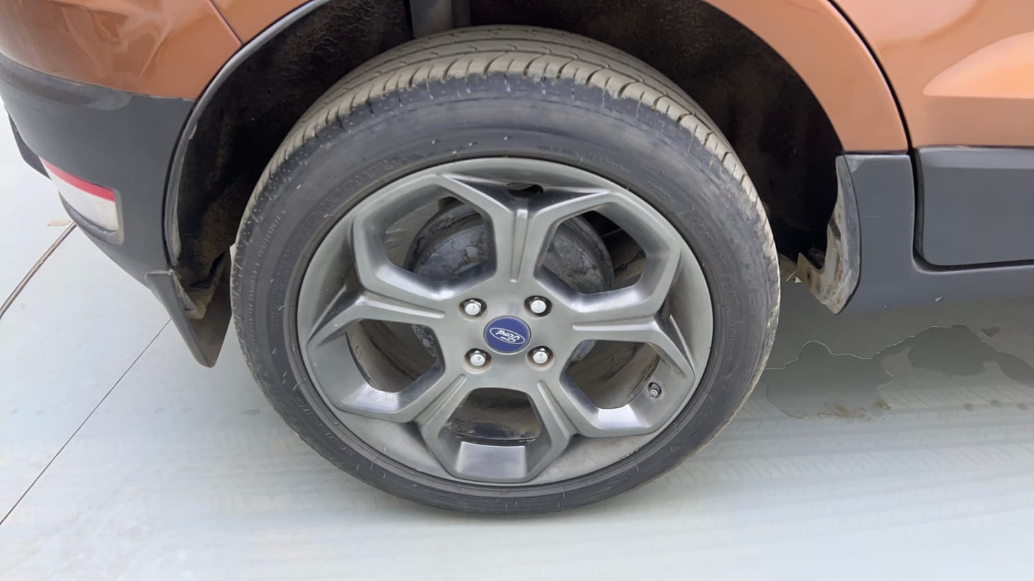 Used 2018 Ford EcoSport S Petrol Petrol Manual tyres RIGHT REAR TYRE RIM VIEW