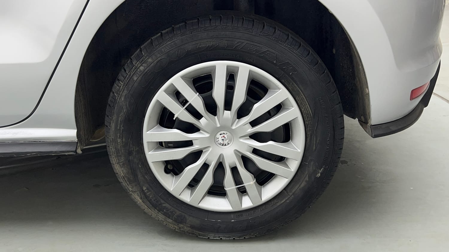 Used 2022 Volkswagen Polo Trendline 1.0L MPI Petrol Manual tyres LEFT REAR TYRE RIM VIEW