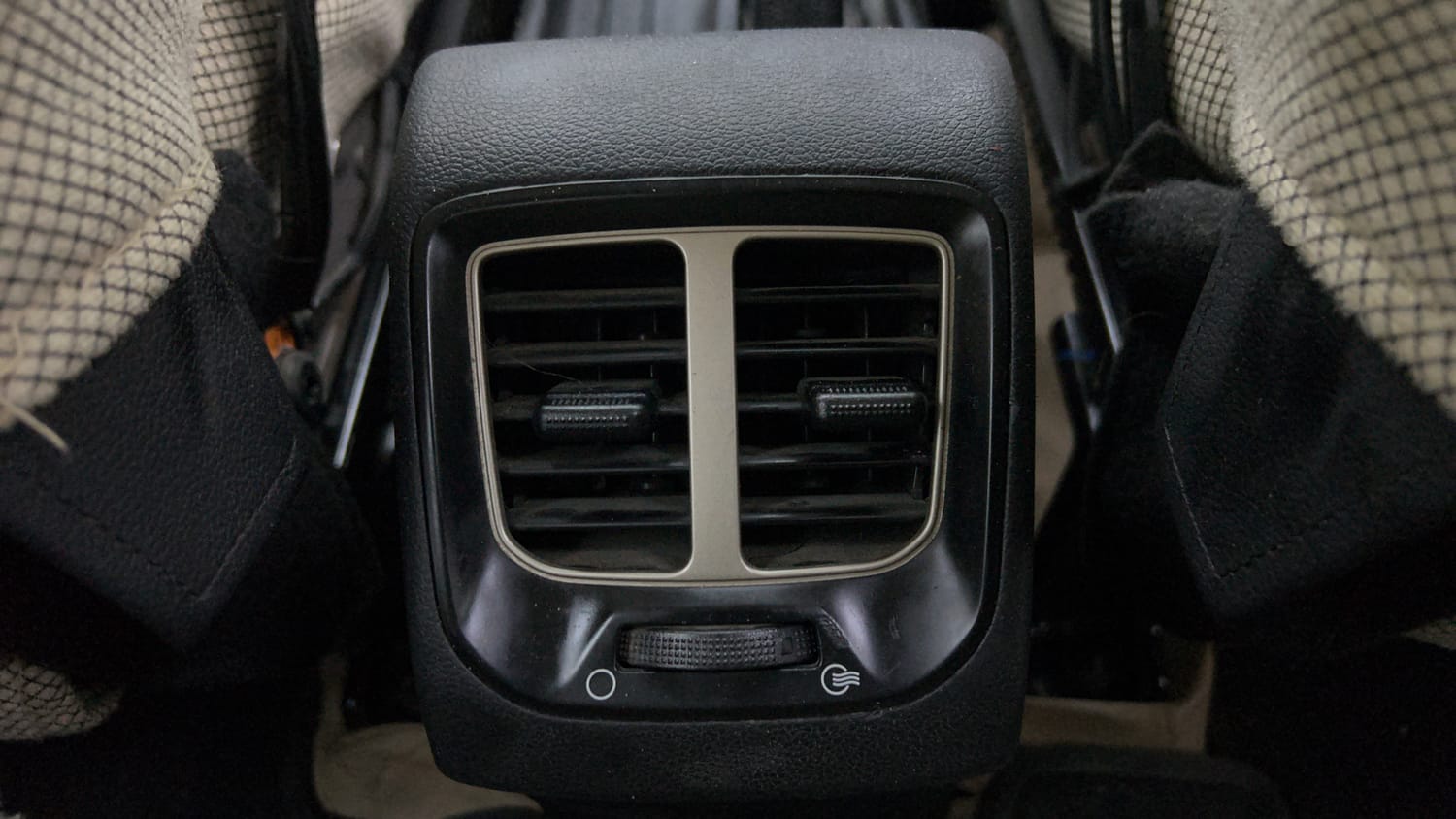 Used 2019 Hyundai Santro Magna CNG Cng Manual top_features 2nd row AC vent