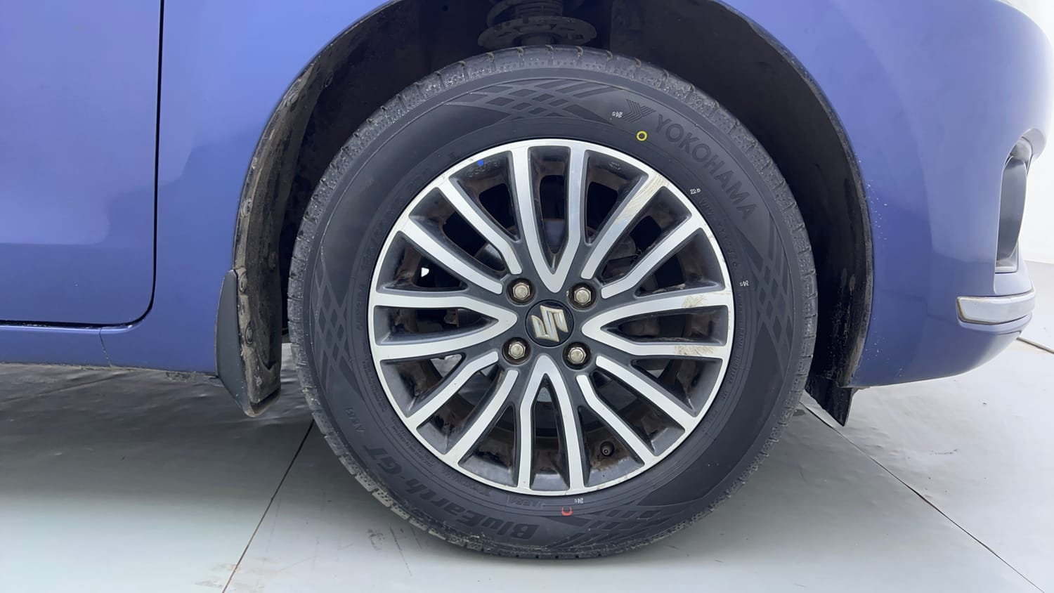 Used 2017 Maruti Suzuki Dzire ZXi Plus AMT Petrol Automatic tyres RIGHT FRONT TYRE RIM VIEW