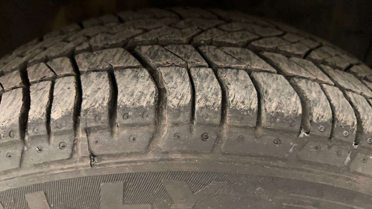 Used 2013 Toyota Etios Liva G Petrol Manual tyres RIGHT FRONT TYRE TREAD VIEW