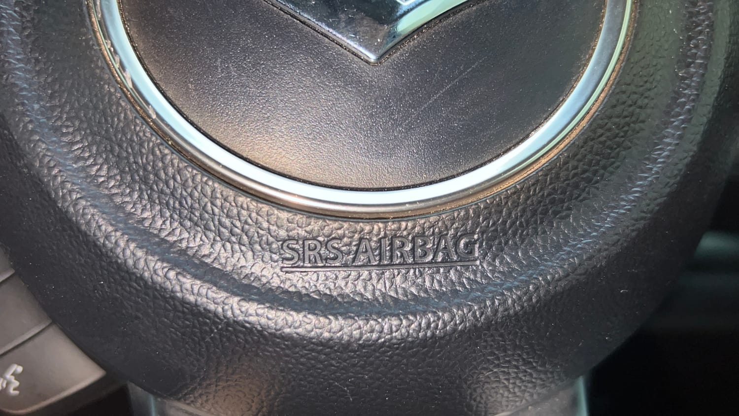 Used 2023 Maruti Suzuki Grand Vitara Zeta Smart Hybrid AT Petrol Automatic top_features Airbags