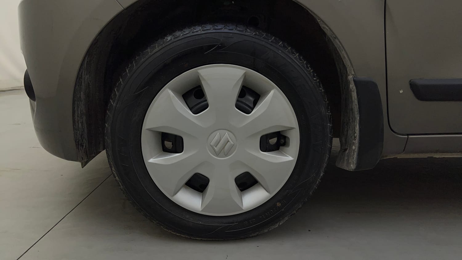 Used 2021 Maruti Suzuki Wagon R VXi (O) 1.2 Petrol Manual tyres LEFT FRONT TYRE RIM VIEW