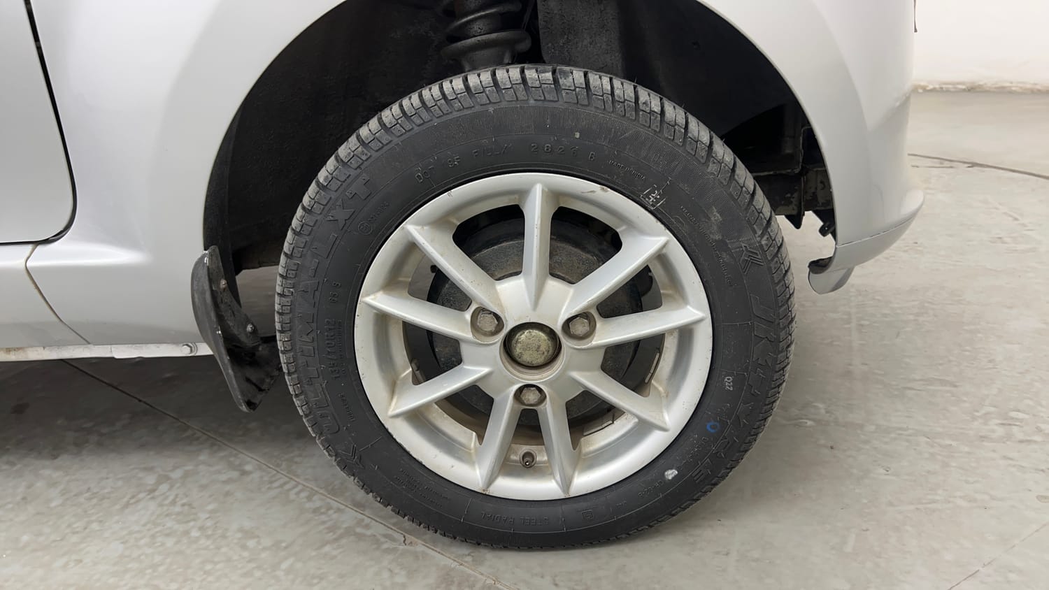 Used 2015 Tata Nano Twist XTA Petrol Automatic tyres RIGHT FRONT TYRE RIM VIEW