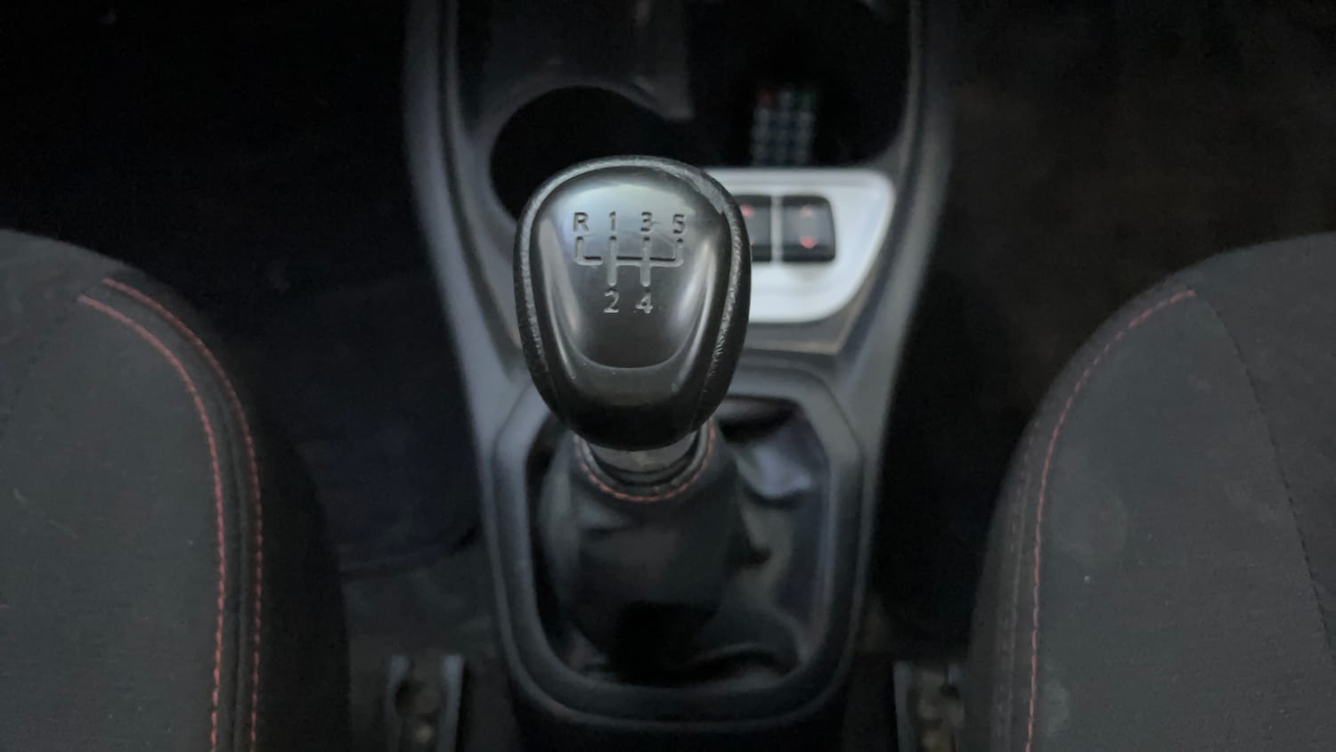 Used 2016 Datsun Redi-GO Sport Petrol Manual interior GEAR  KNOB VIEW