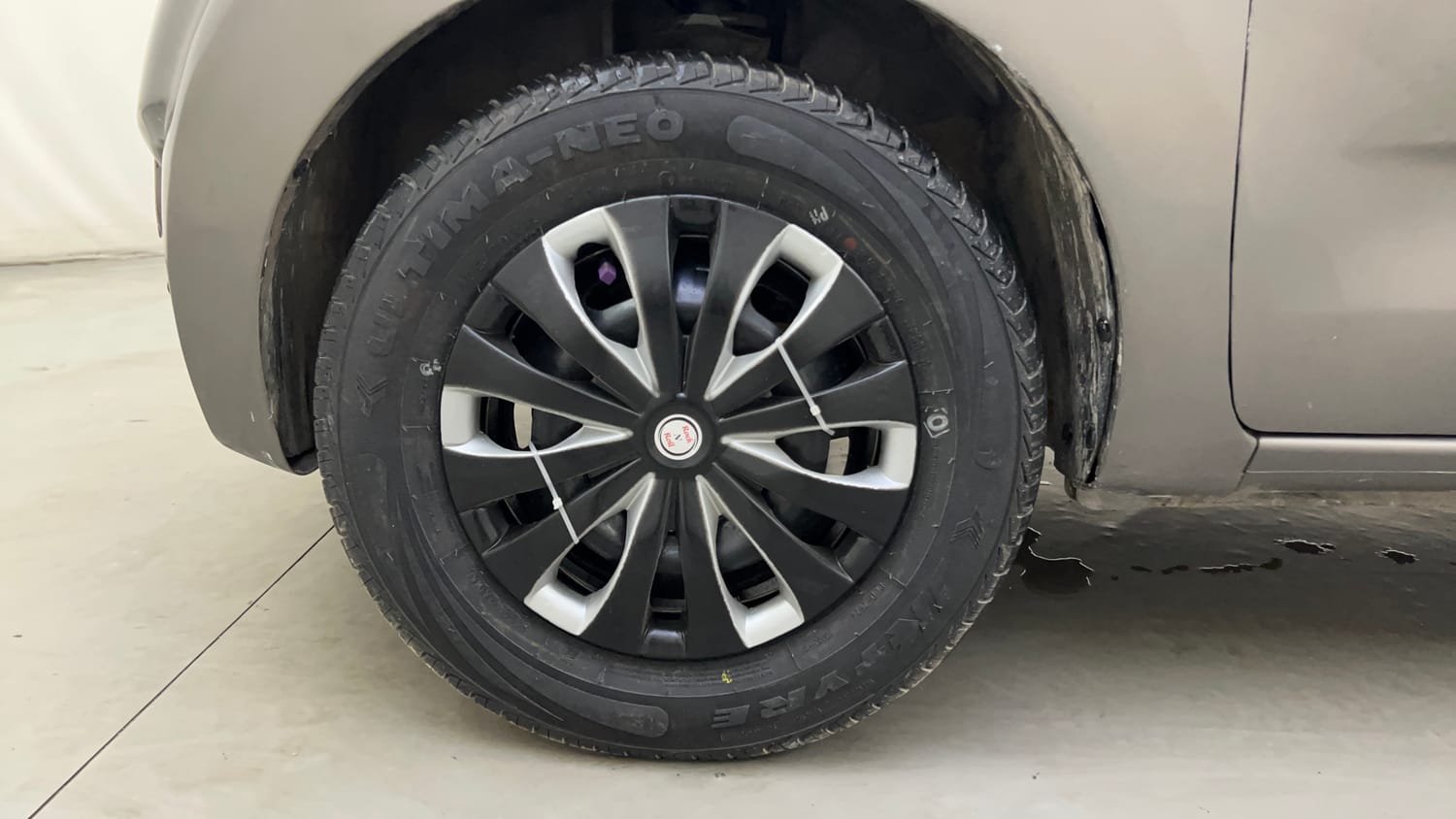 Used 2016 Datsun Redi-GO Sport Petrol Manual tyres LEFT FRONT TYRE RIM VIEW