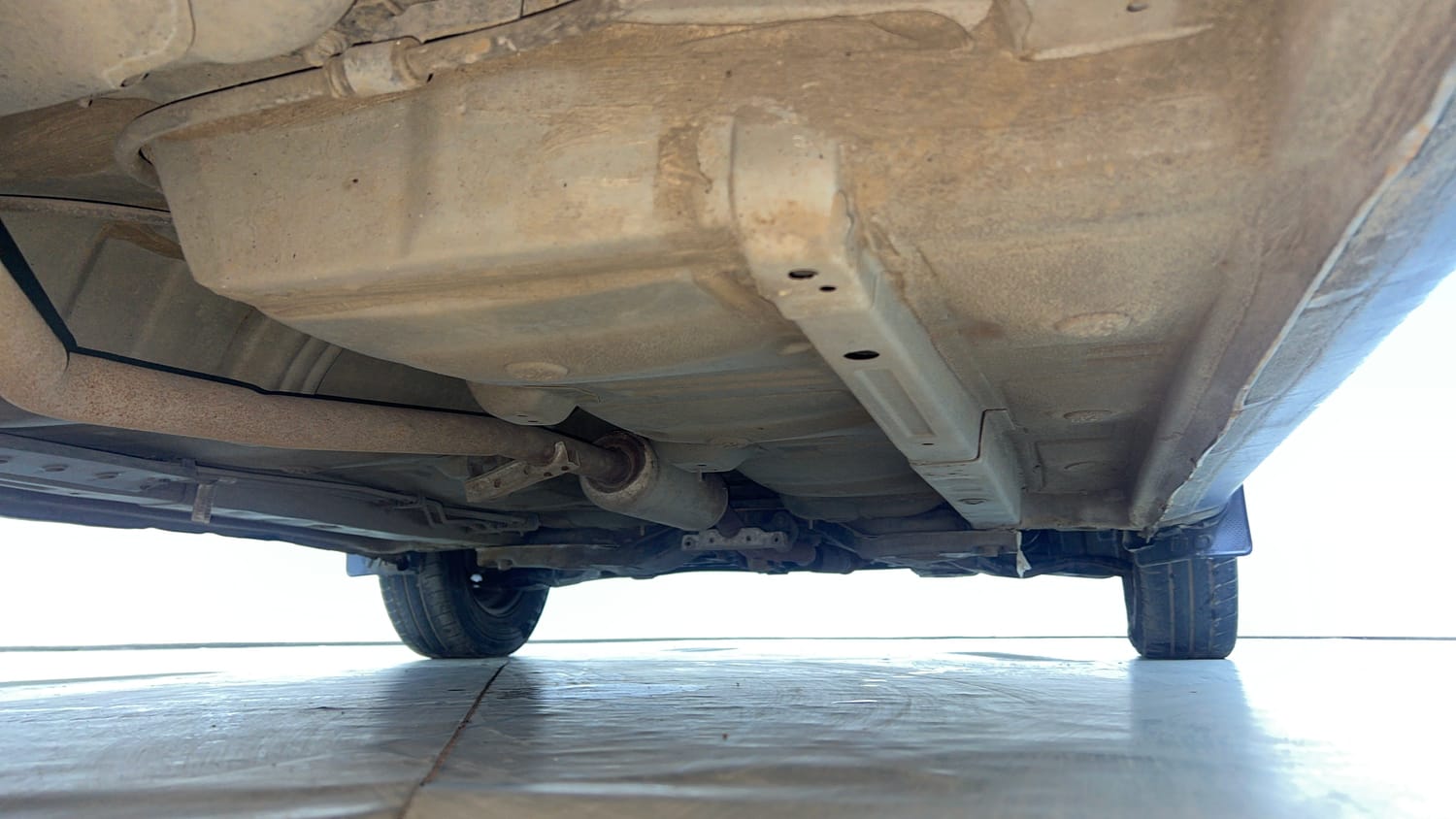 Used 2014 Hyundai i10 Sportz 1.1 iRDE2 Petrol Manual extra REAR RIGHT UNDERBODY VIEW