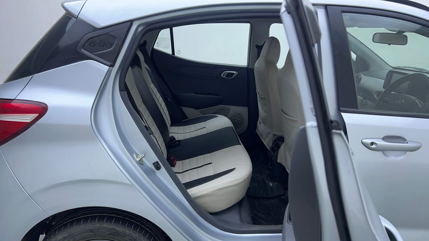 Used 2017 Maruti Suzuki Ertiga VXI CNG Cng Manual interior RIGHT SIDE REAR DOOR CABIN VIEW