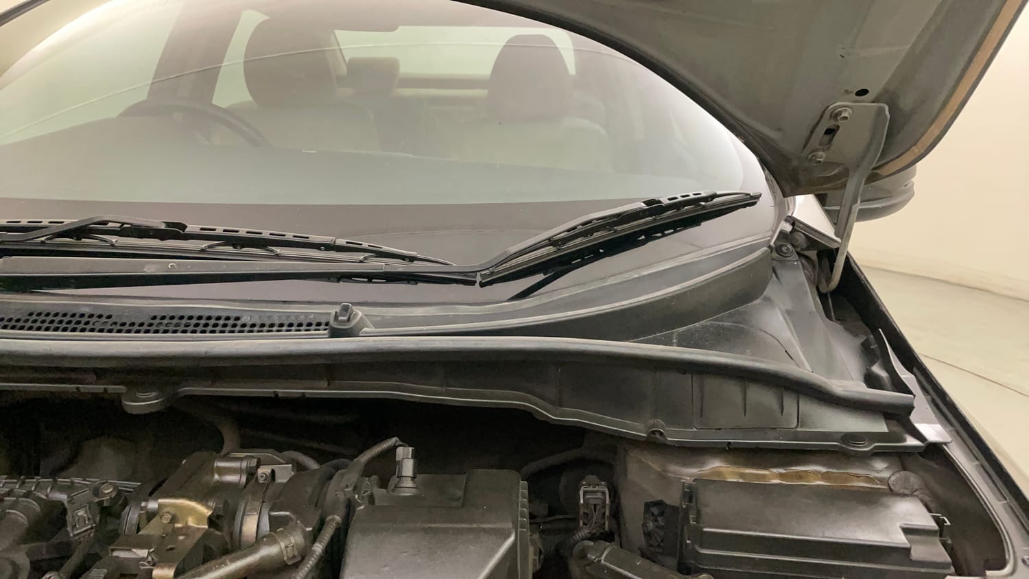 Used 2019 Honda City ZX CVT Petrol Petrol Automatic engine ENGINE LEFT SIDE HINGE & APRON VIEW