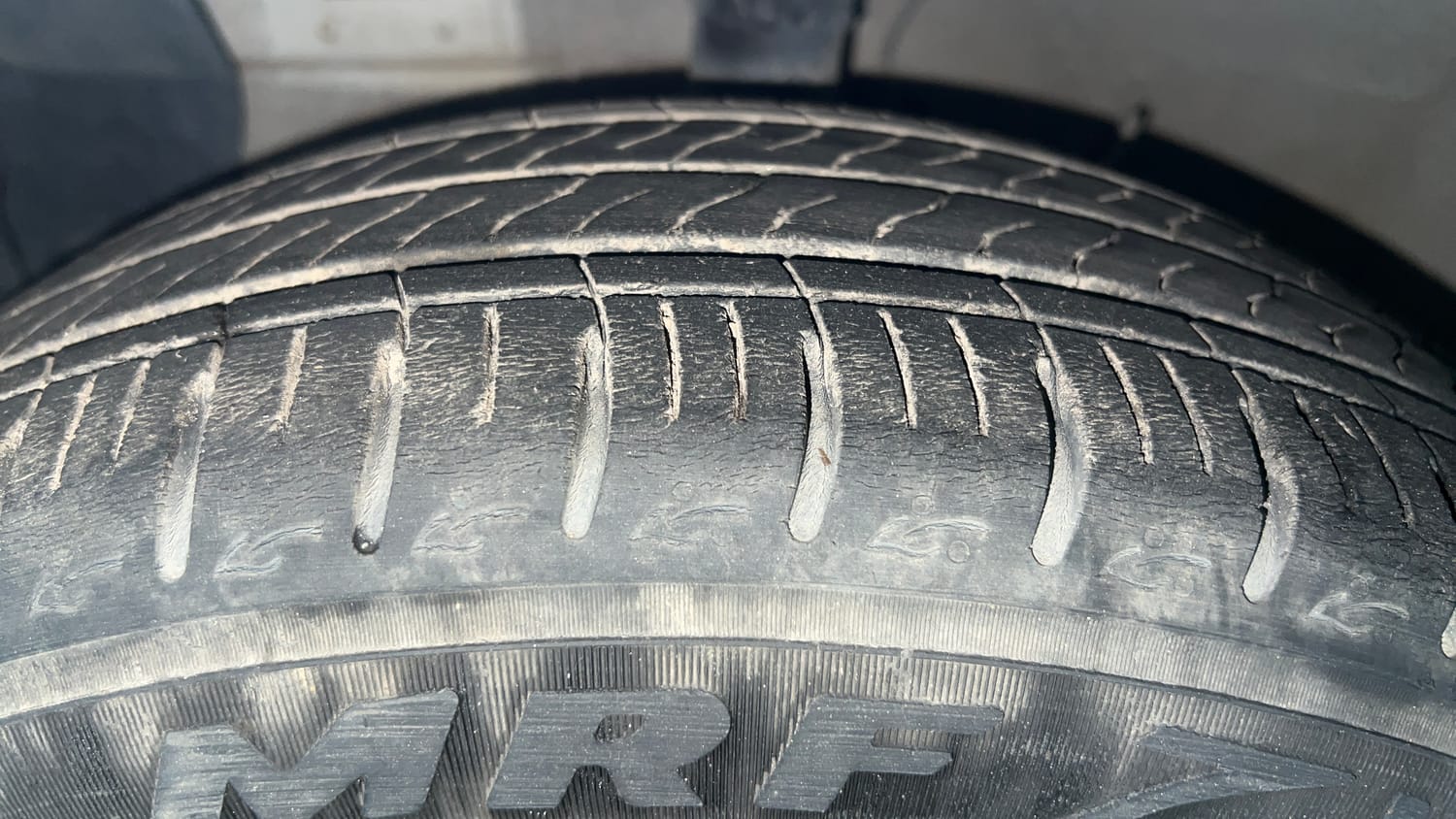 Used 2023 Hyundai Grand i10 Nios Sportz 1.2 Kappa VTVT Petrol Manual tyres LEFT FRONT TYRE TREAD VIEW