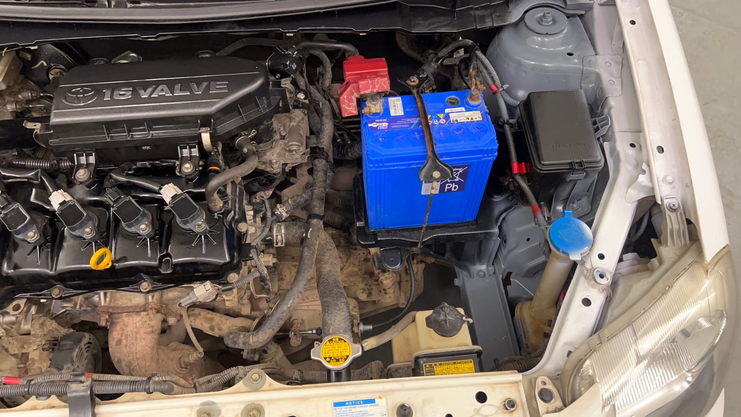 Used 2013 Toyota Etios Liva G Petrol Manual engine ENGINE LEFT SIDE VIEW