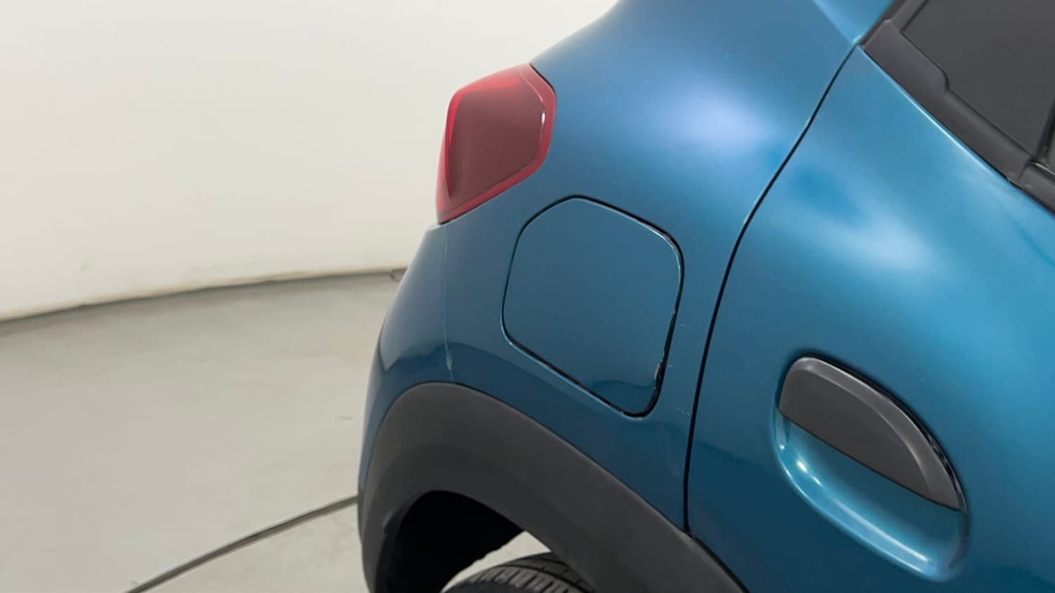 Used 2020 Renault Kwid CLIMBER 1.0 Opt Petrol Manual dents MINOR SCRATCH