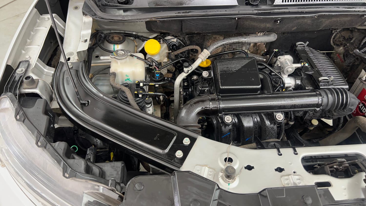 Used 2023 Renault Kiger RXE MT Petrol Manual engine ENGINE RIGHT SIDE VIEW