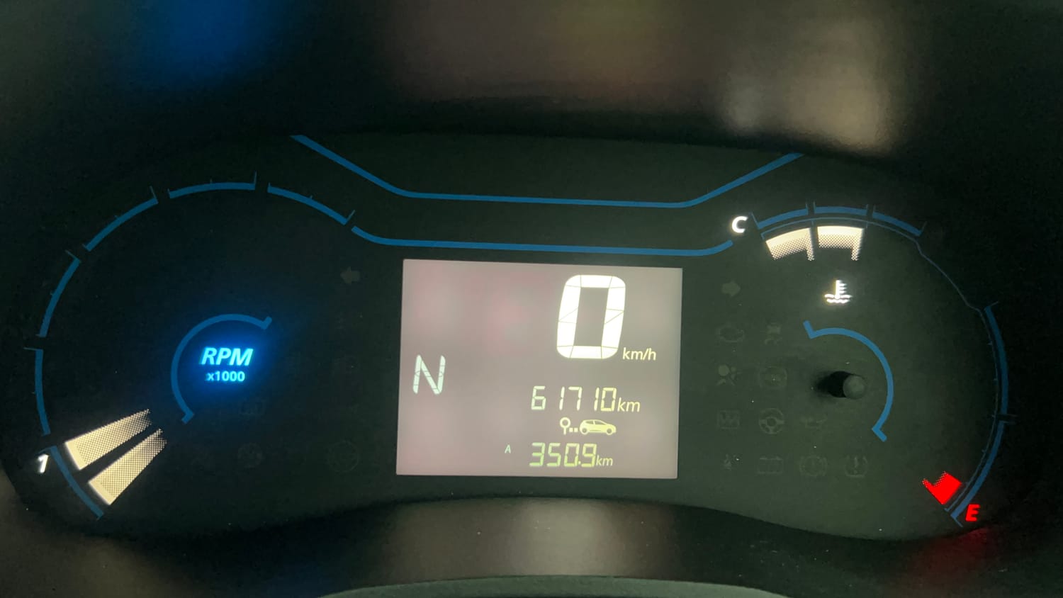 Used 2022 Renault Kwid RXT 1.0 AMT (O) Petrol Automatic interior CLUSTERMETER VIEW