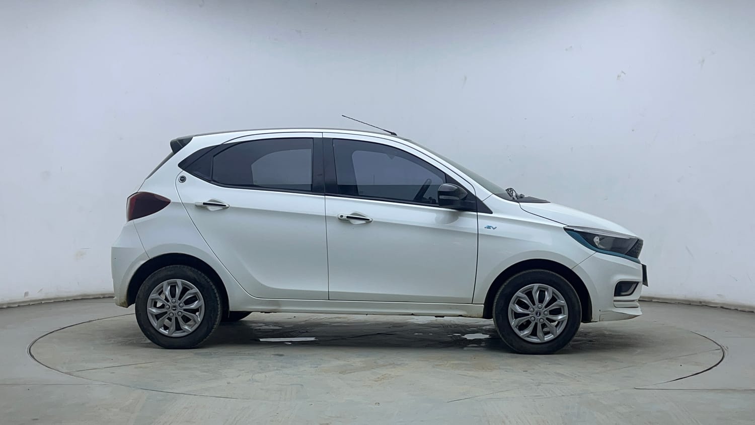 Used 2023 Tata Tiago EV XZ Plus Tech LUX Long Range Electric Automatic exterior RIGHT SIDE VIEW