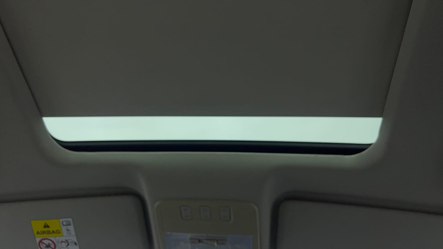 Used 2022 Tata Safari XZA Plus Diesel Automatic top_features Sunroof