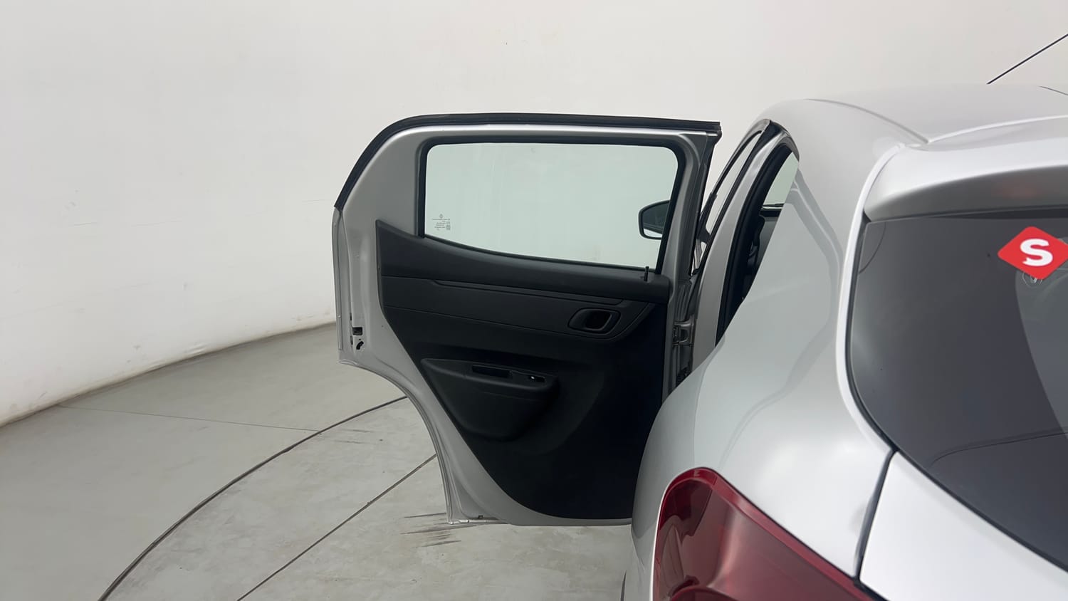 Used 2022 Renault Kwid RXT 1.0 AMT (O) Petrol Automatic interior LEFT REAR DOOR OPEN VIEW
