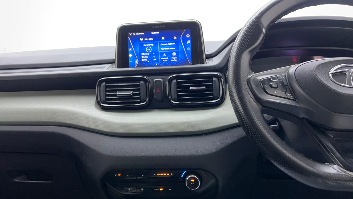 Used 2023 Tata Punch Adventure RHYTHM PACK MT Petrol + CNG (Outside Fitted) Cng Manual interior MUSIC SYSTEM & AC CONTROL VIEW