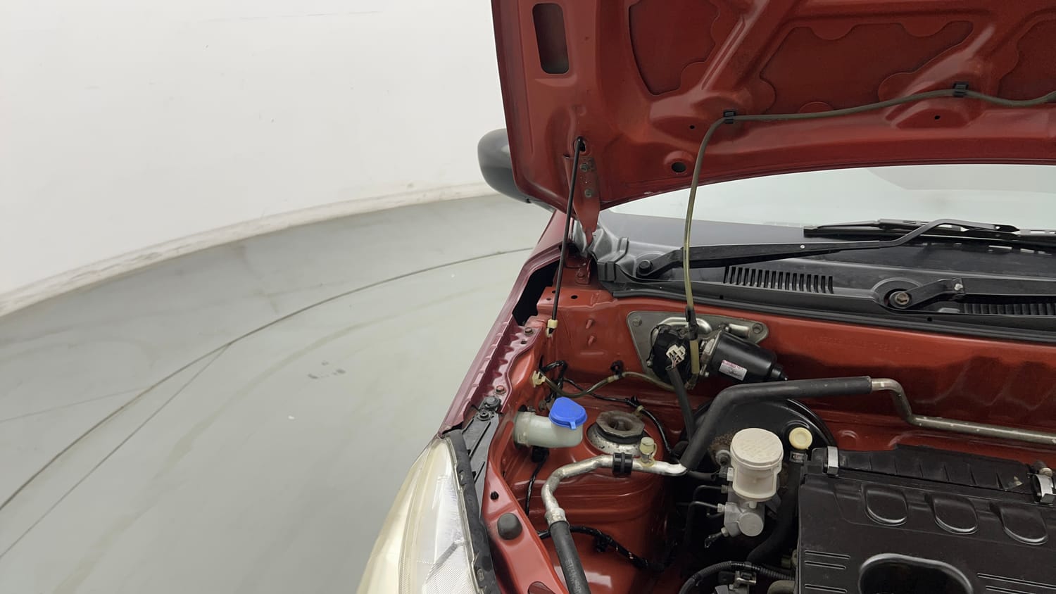 Used 2017 Maruti Suzuki Alto K10 VXi AMT Petrol Automatic engine ENGINE RIGHT SIDE HINGE & APRON VIEW