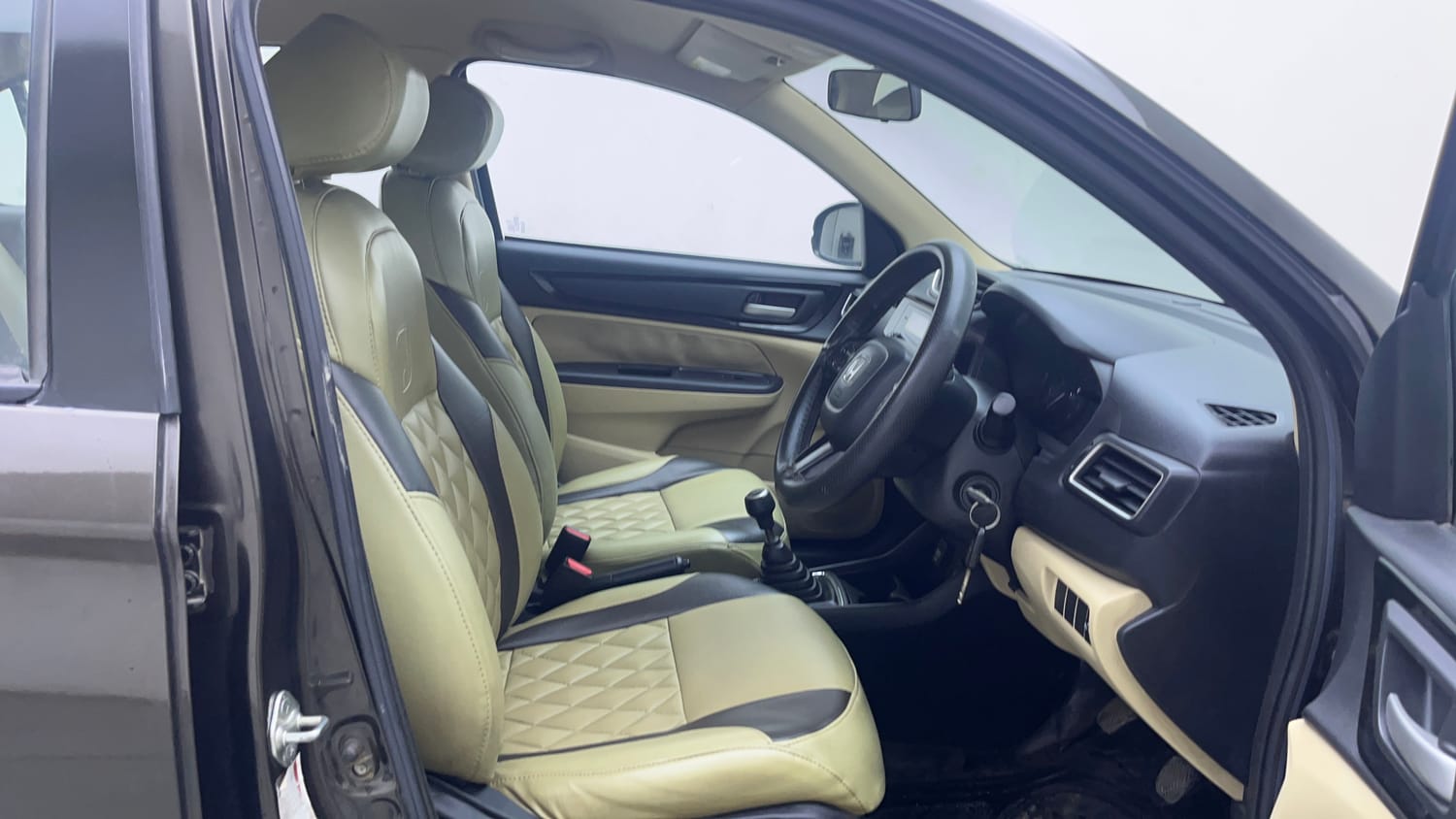Used 2018 Honda Amaze 1.2 S MT Petrol Petrol Manual interior RIGHT SIDE FRONT DOOR CABIN VIEW