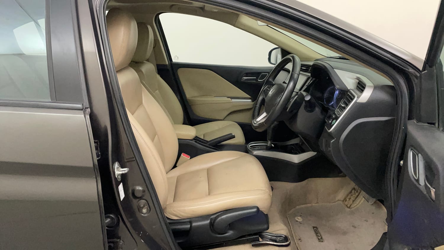 Used 2019 Honda City ZX CVT Petrol Petrol Automatic interior RIGHT SIDE FRONT DOOR CABIN VIEW
