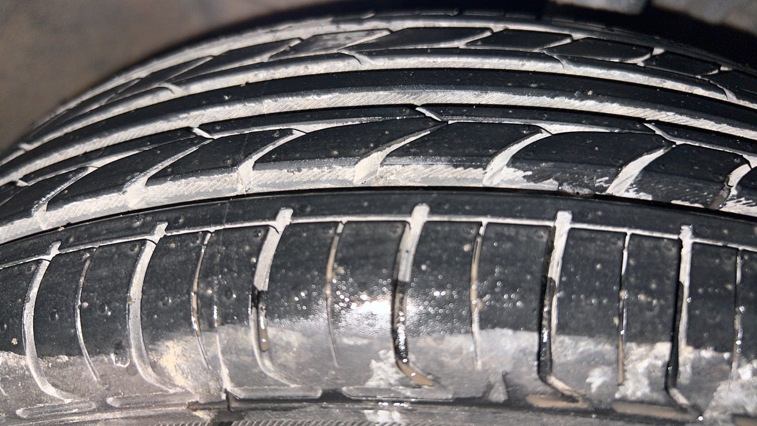 Used 2016 Datsun Redi-GO Sport Petrol Manual tyres RIGHT FRONT TYRE TREAD VIEW
