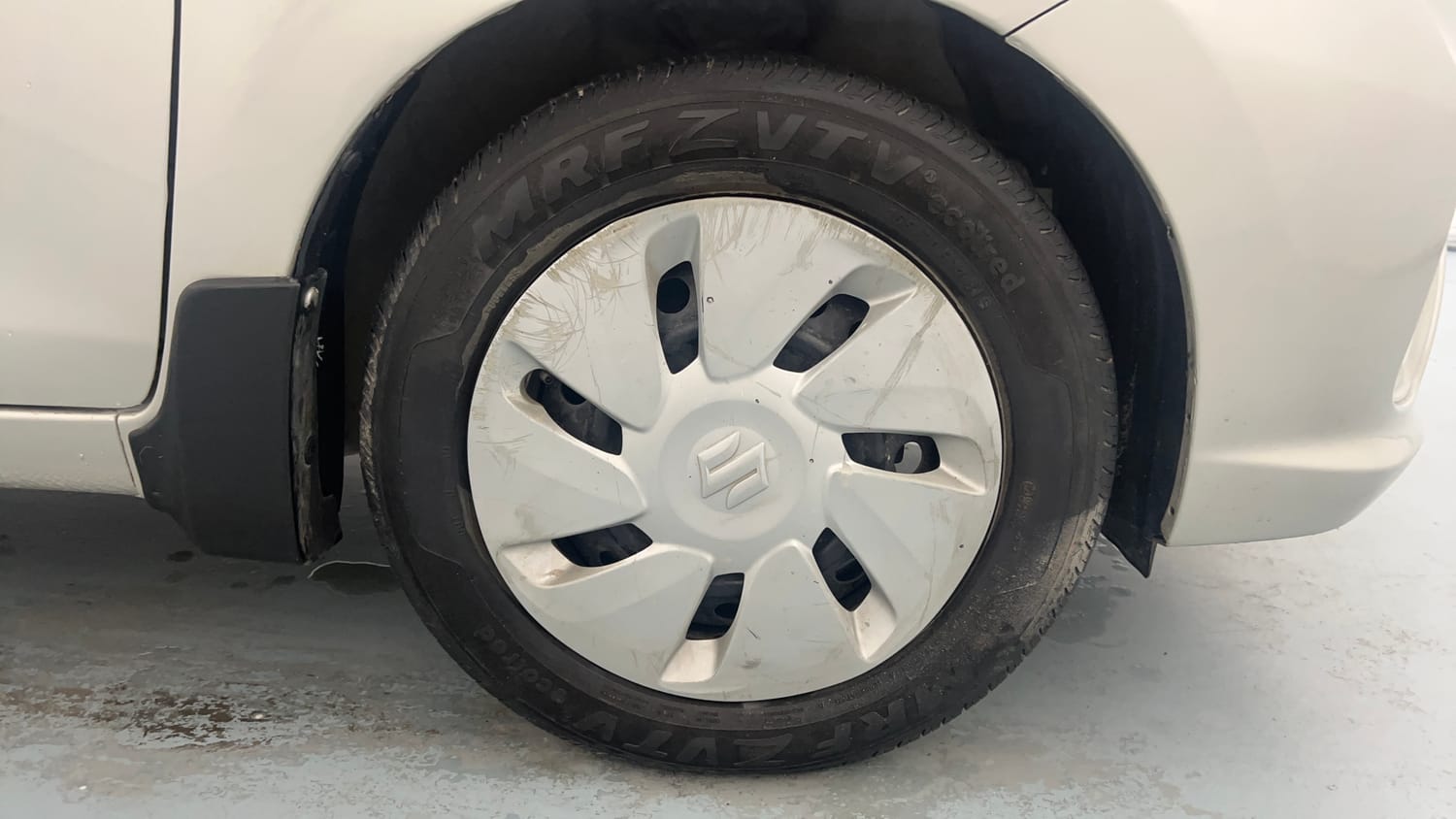 Used 2019 Maruti Suzuki Celerio VXi AMT Petrol Automatic tyres RIGHT FRONT TYRE RIM VIEW