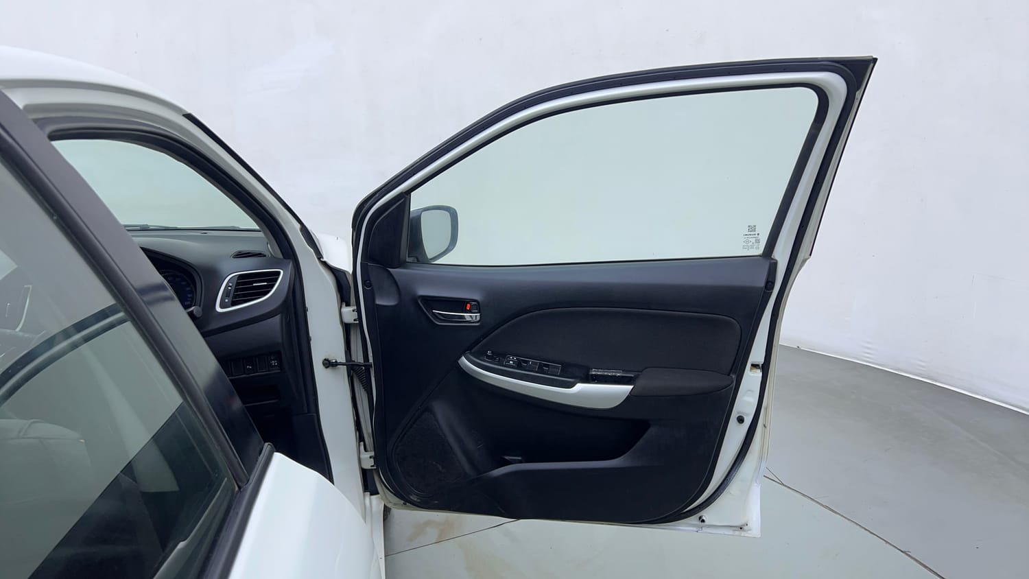 Used 2018 Maruti Suzuki Baleno Delta 1.2 Petrol Manual interior RIGHT FRONT DOOR OPEN VIEW