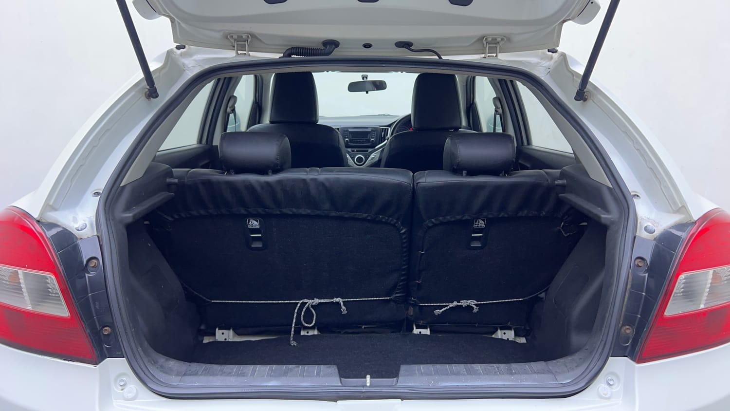 Used 2018 Maruti Suzuki Baleno Delta 1.2 Petrol Manual interior DICKY INSIDE VIEW