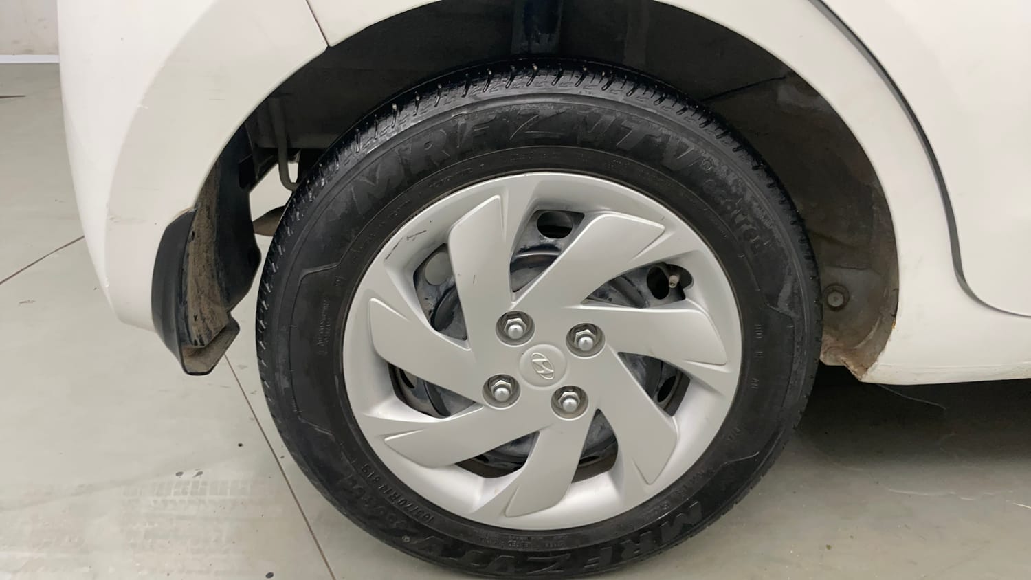Used 2021 Hyundai Santro Sportz AMT Petrol Automatic tyres RIGHT REAR TYRE RIM VIEW