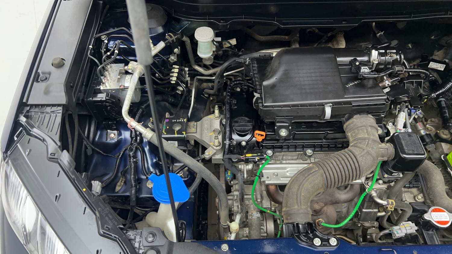 Used 2023 Maruti Suzuki Grand Vitara Zeta Smart Hybrid AT Petrol Automatic engine ENGINE RIGHT SIDE VIEW