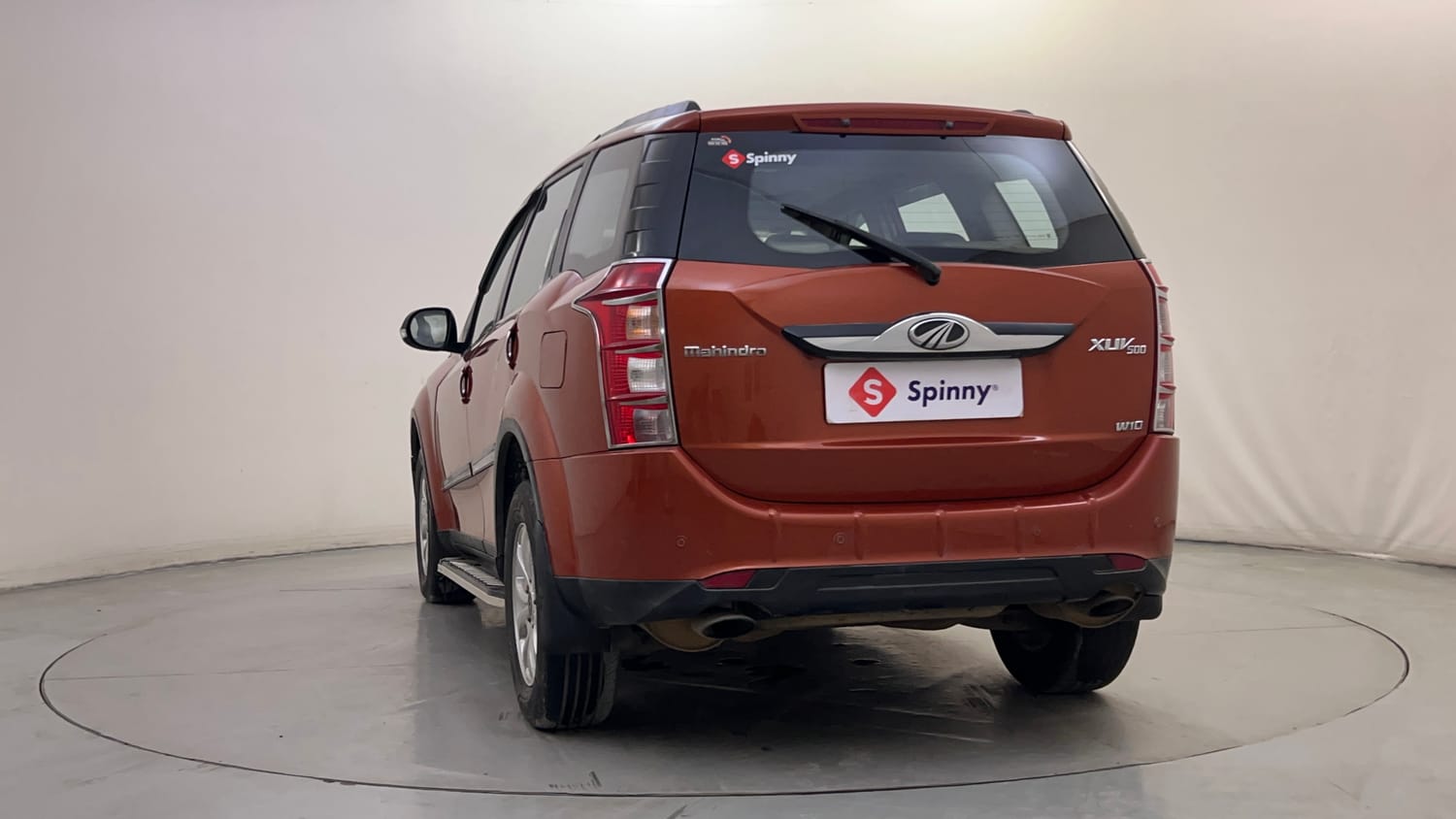 Used 2015 Mahindra XUV500 W10 Diesel Manual exterior LEFT REAR CORNER VIEW
