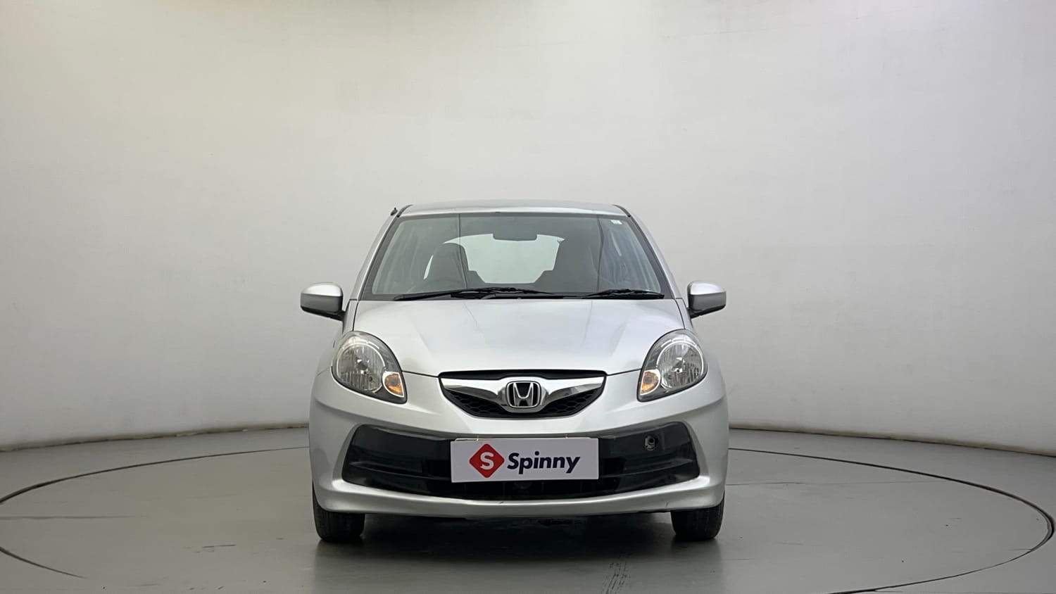 Used 2013 Honda Brio S MT Petrol Manual exterior FRONT VIEW