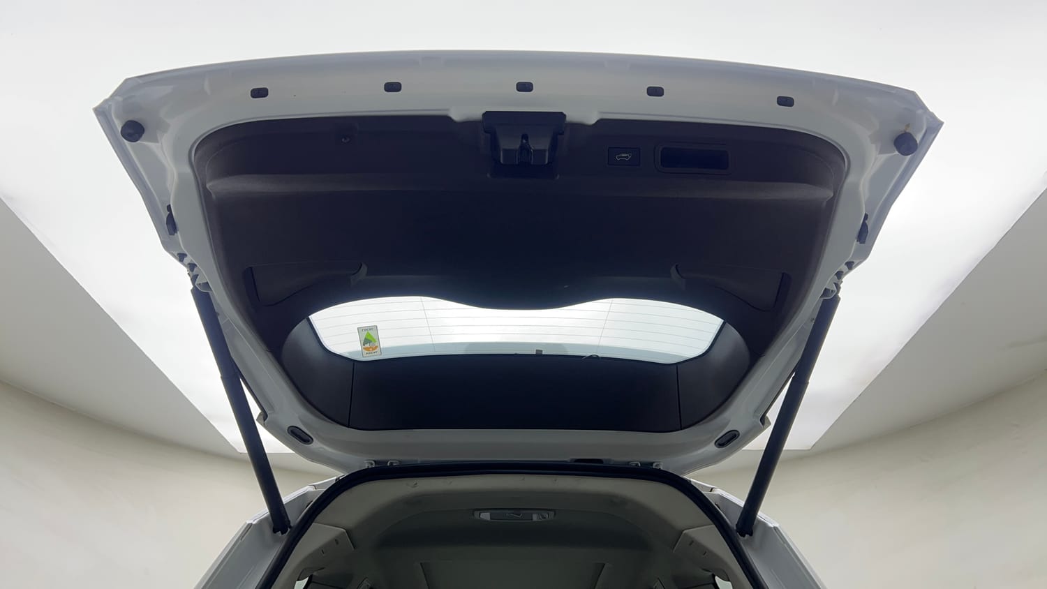 Used 2026 Tata Safari Accomplished X Automatic Petrol Automatic interior DICKY DOOR OPEN VIEW