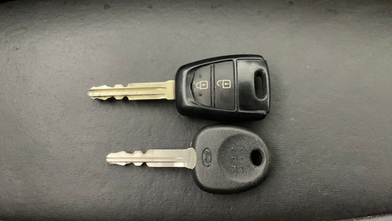 Used 2021 Hyundai Santro Sportz AMT Petrol Automatic extra CAR KEY VIEW