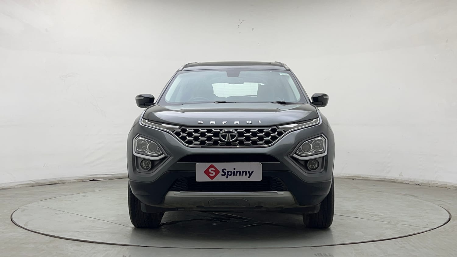 Used 2022 Tata Safari XZA Plus Diesel Automatic exterior FRONT VIEW