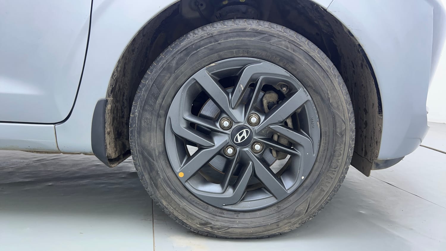 Used 2017 Maruti Suzuki Ertiga VXI CNG Cng Manual tyres RIGHT FRONT TYRE RIM VIEW