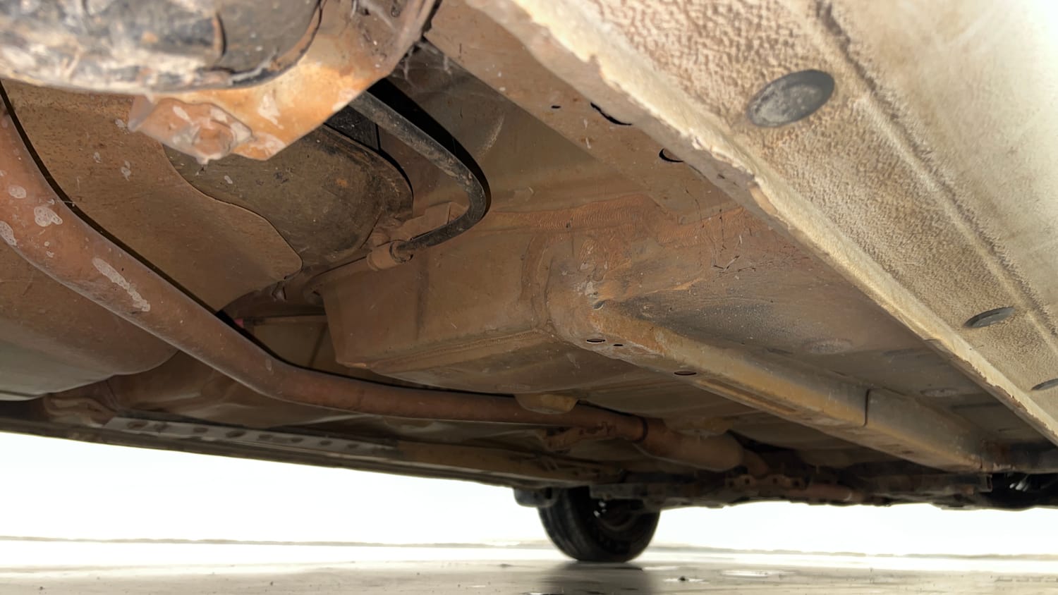 Used 2015 Hyundai i10 Sportz 1.1 iRDE2 Petrol Manual extra REAR RIGHT UNDERBODY VIEW