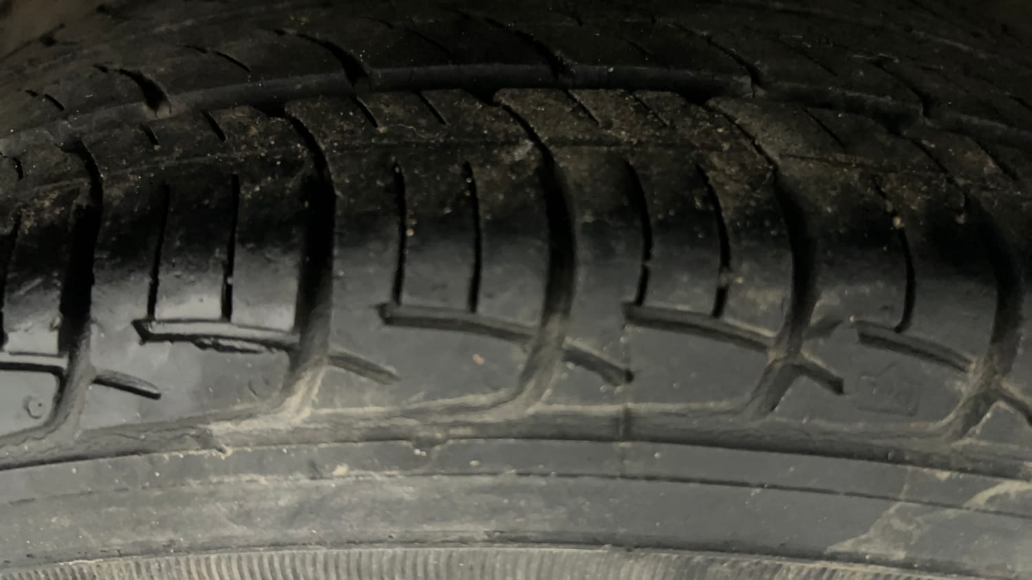 Used 2013 Honda Brio S MT Petrol Manual tyres LEFT REAR TYRE TREAD VIEW