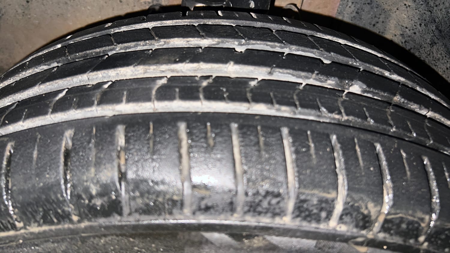 Used 2026 Tata Punch Creative Dual Tone AMT Sunroof Petrol Automatic tyres LEFT FRONT TYRE TREAD VIEW
