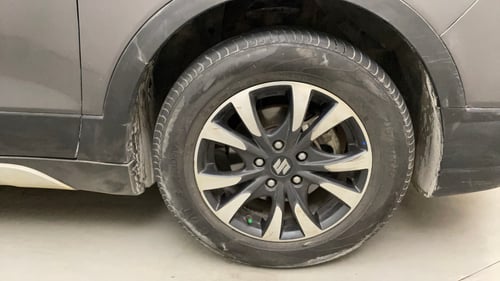 Used 2017 Maruti Suzuki S-Cross Alpha 1.3 Diesel Manual tyres RIGHT FRONT TYRE RIM VIEW