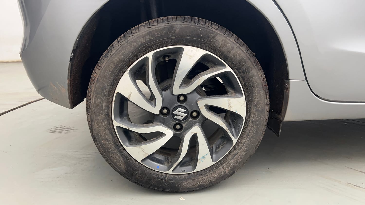 Used 2021 Maruti Suzuki Baleno Alpha Automatic Petrol Automatic tyres RIGHT REAR TYRE RIM VIEW