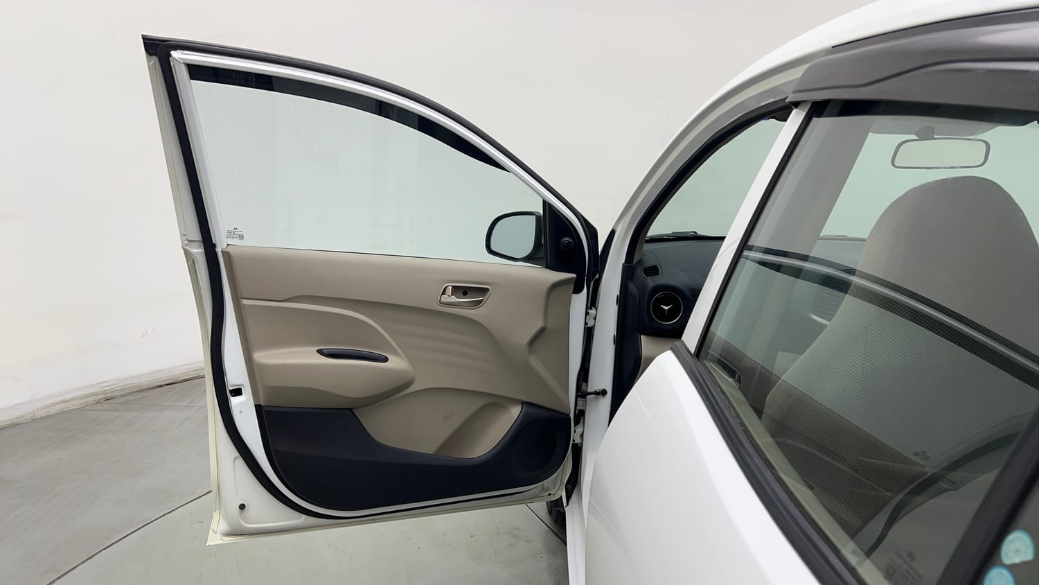 Used 2019 Hyundai Santro Magna CNG Cng Manual interior LEFT FRONT DOOR OPEN VIEW