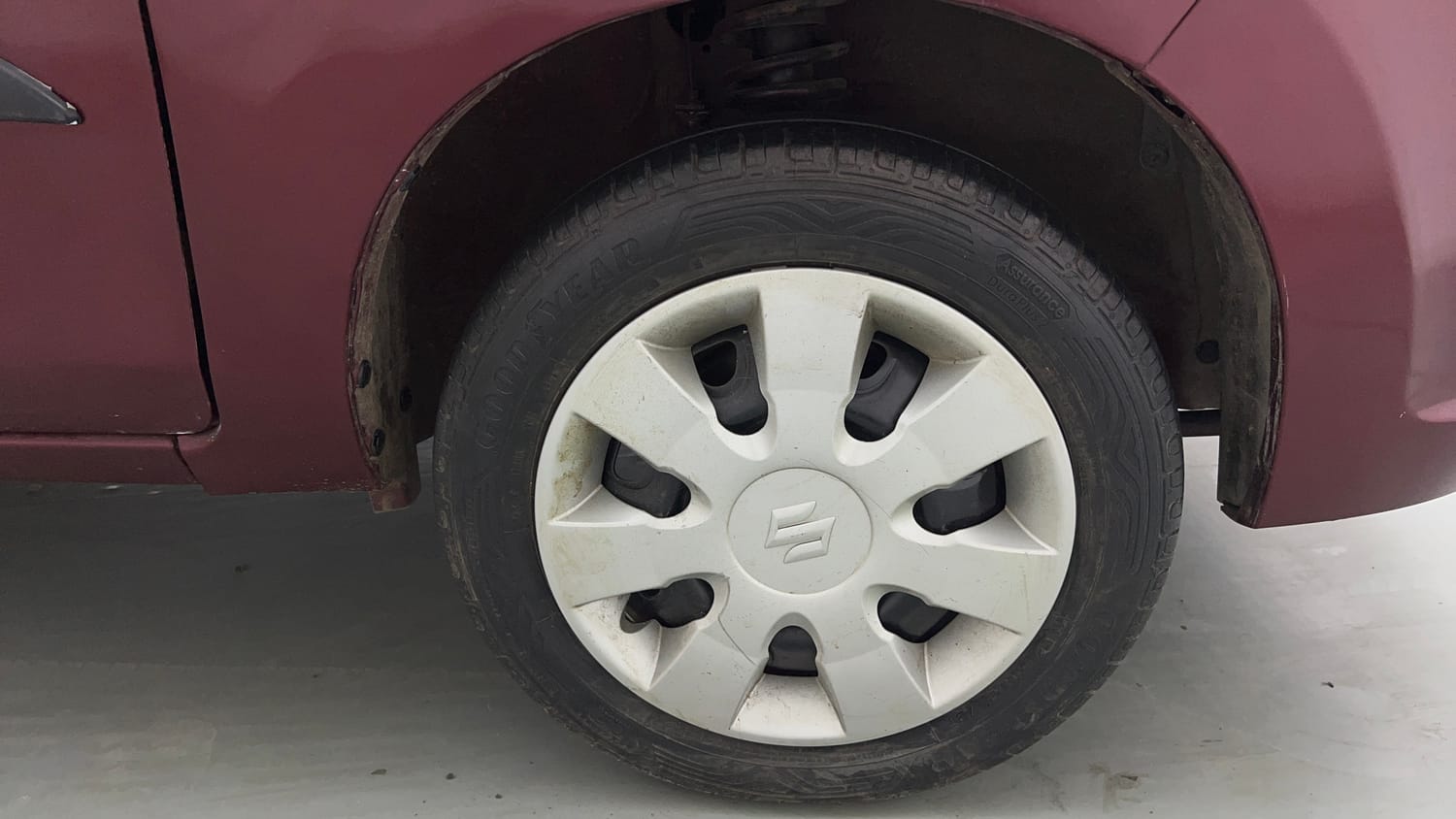 Used 2017 Maruti Suzuki Alto K10 VXi AMT Petrol Automatic tyres RIGHT FRONT TYRE RIM VIEW