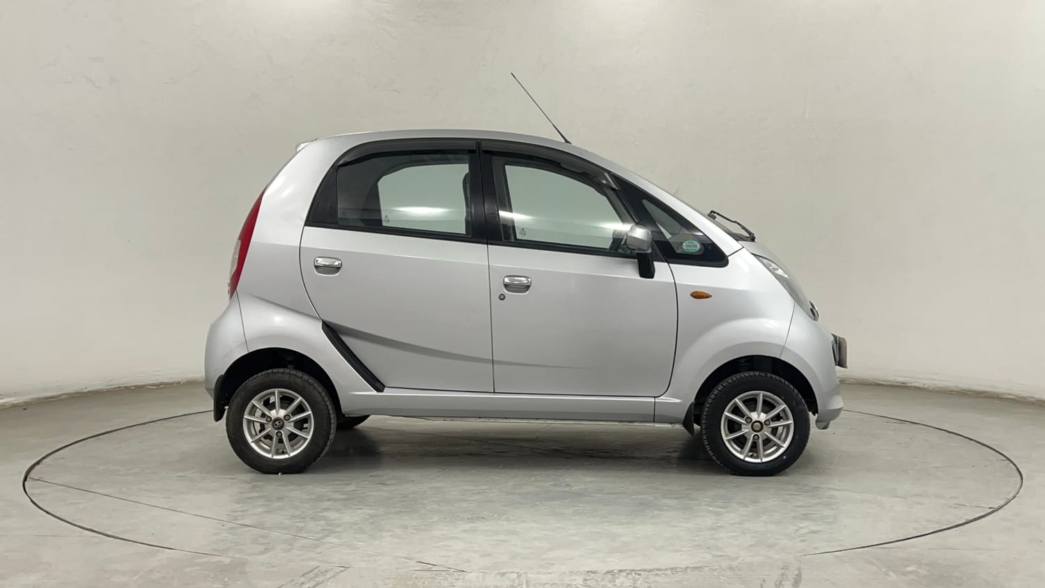 Used 2015 Tata Nano Twist XTA Petrol Automatic exterior RIGHT SIDE VIEW