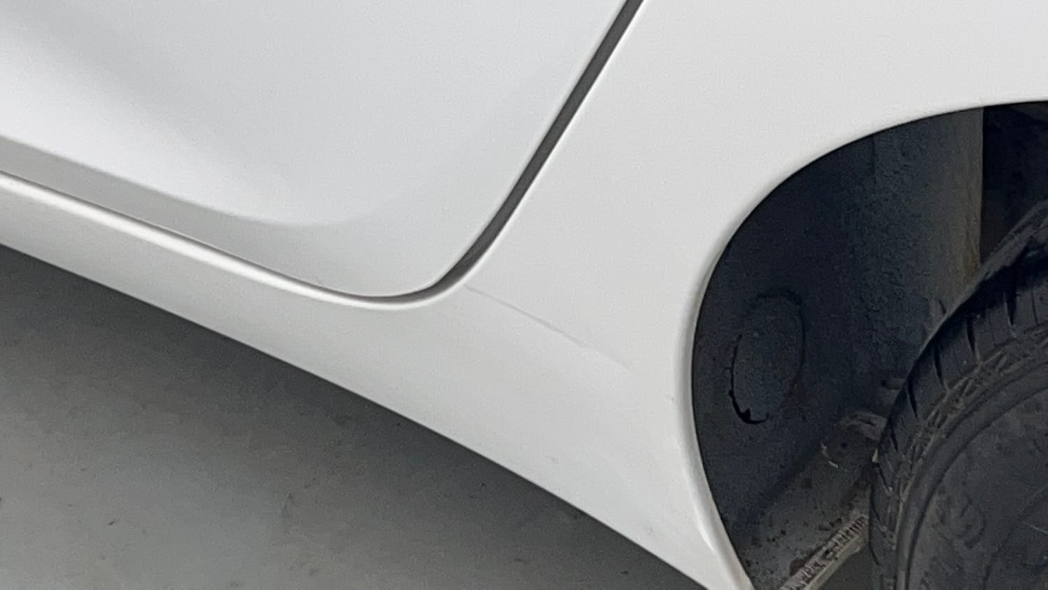 Used 2018 Hyundai Eon Era + AirBag Petrol Manual dents MINOR DENT