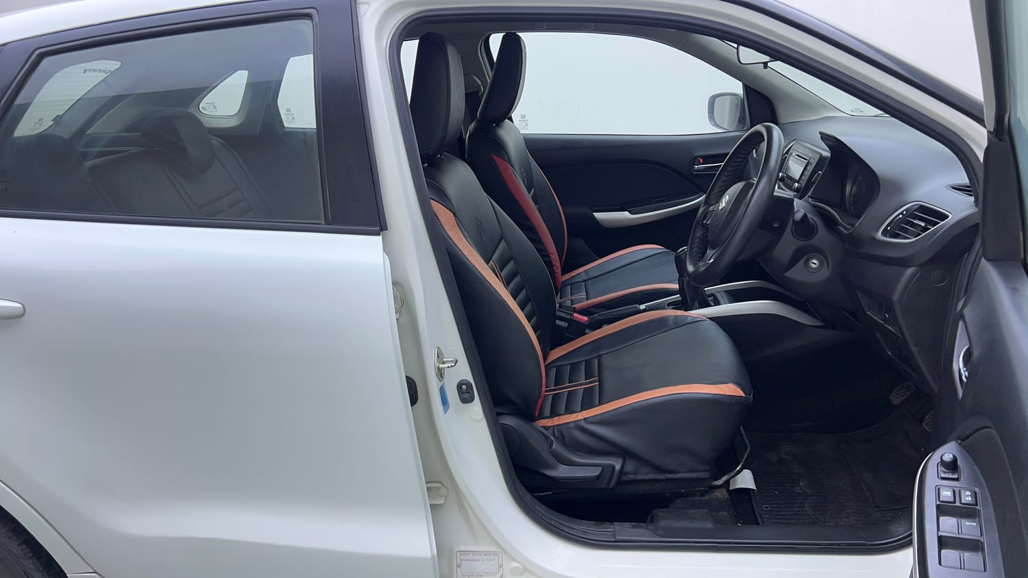 Used 2018 Maruti Suzuki Baleno Delta 1.2 Petrol Manual interior RIGHT SIDE FRONT DOOR CABIN VIEW