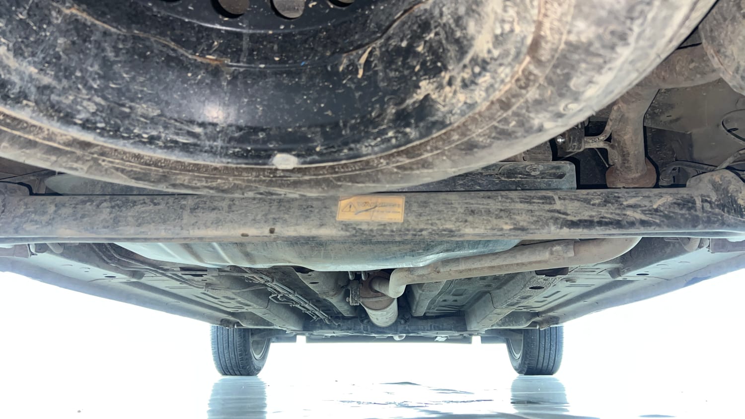 Used 2023 Tata Punch Accomplished Dazzle Sunroof CNG Cng Manual extra REAR UNDERBODY VIEW (TAKEN FROM REAR)