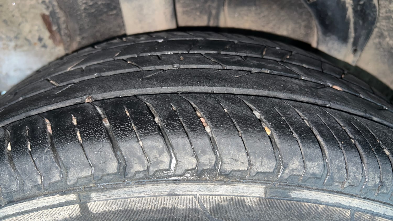 Used 2021 Nissan Magnite XE Petrol Manual tyres RIGHT REAR TYRE TREAD VIEW