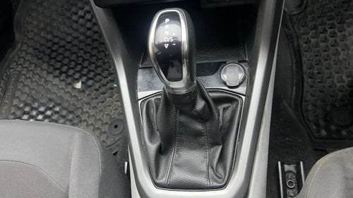 Used 2022 Skoda Kushaq Ambition 1.0L TSI AT Petrol Automatic interior GEAR  KNOB VIEW